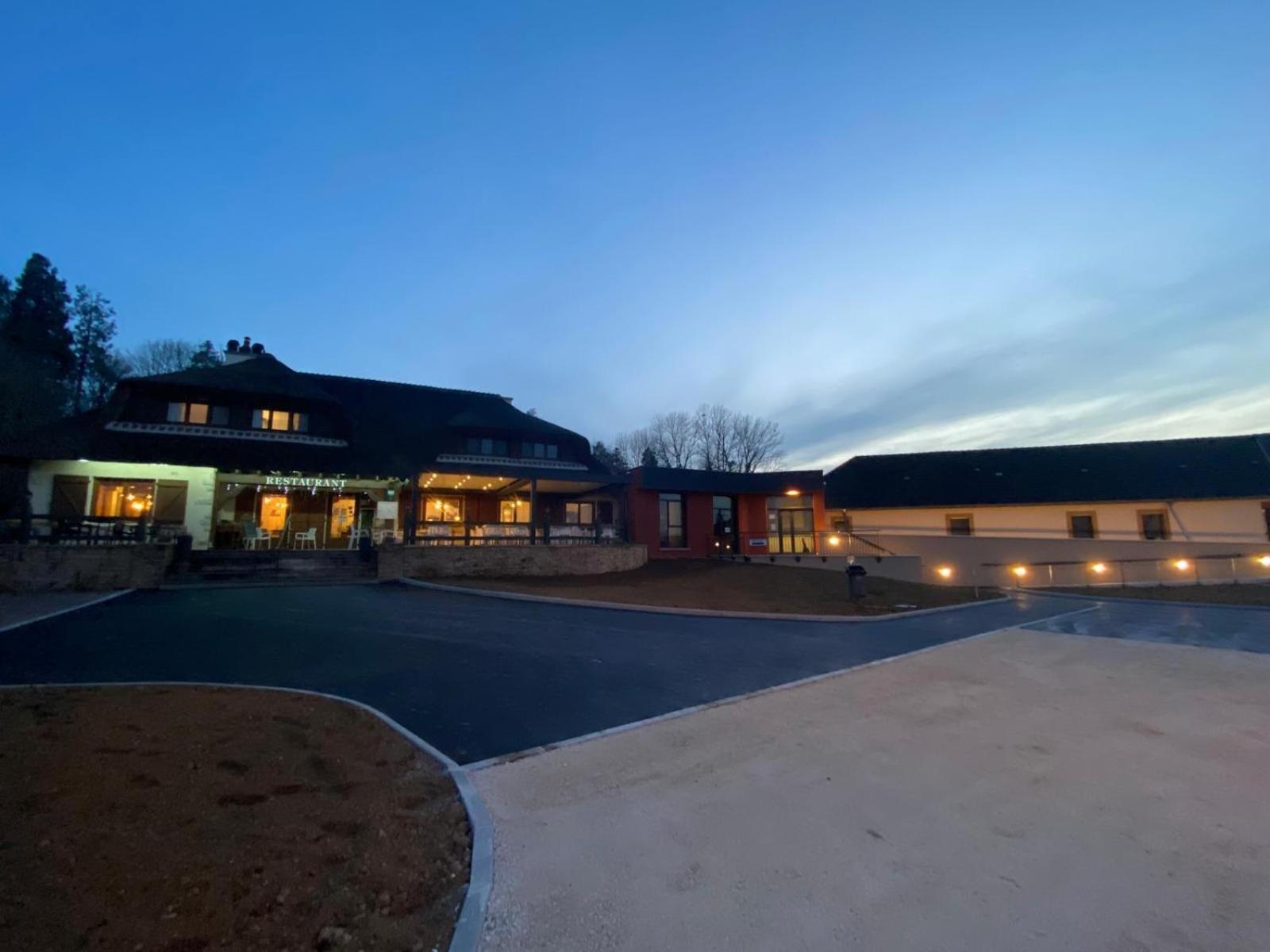Hotel Relais Saint Michel Villegusien-le-Lac Exterior foto